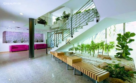 Pronájem kanceláře 183 m² Praha - Vršovice