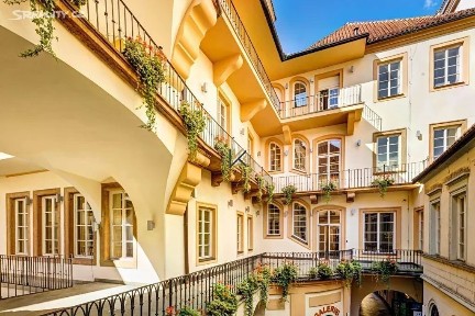 Pronájem kanceláře 250 m² Malé náměstí, Praha - Staré Město