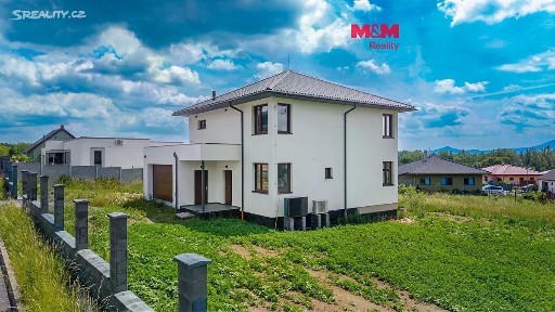 Prodej rodinného domu 200 m², pozemek 1676 m²