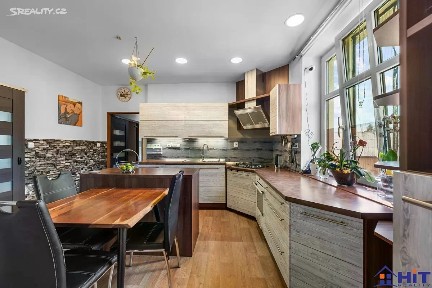 Prodej bytu 3+1 72 m² Košťálov