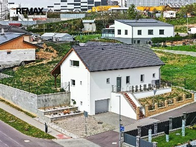 Prodej rodinného domu 224 m², pozemek 959 m²