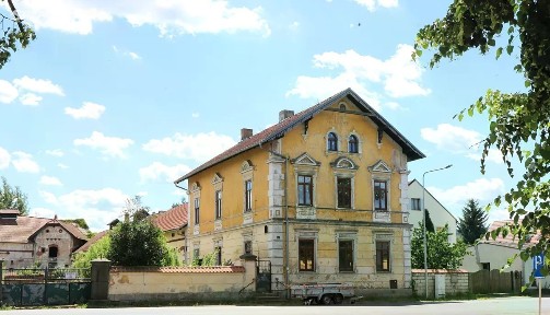 Prodej komerční nemovitosti 900 m²
