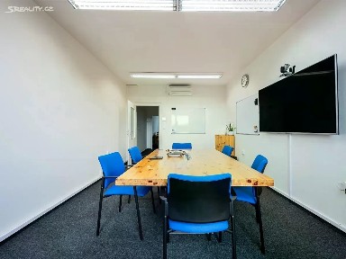 Hradec Králové, Hradecká, 11