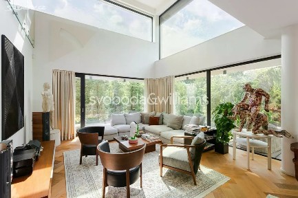 Prodej rodinného domu 274 m², pozemek 1549 m²