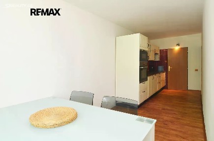 Pronájem bytu 3+1 76 m² Slivenecká, Praha - Hlubočepy