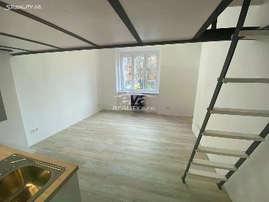 Pronájem bytu 1+kk 27 m² Petrohradská, Praha - Vršovice