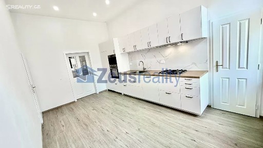 Pronájem bytu 3+1 119 m² Pštrossova, Praha - Nové Město