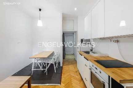 Pronájem bytu 2+kk 40 m² Jana Zajíce, Praha - Bubeneč