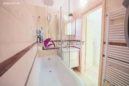 Pronájem bytu 3+kk 80 m² Jižní, Olomouc - Slavonín