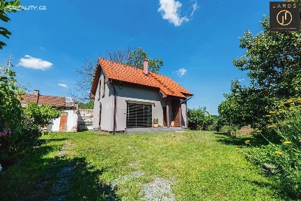Pečky, Kolín, Velké Chvalovice, Pečecká