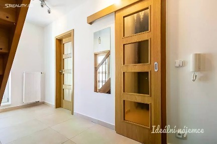Pronájem bytu 2+kk 64 m² Tusarova, Praha - Holešovice