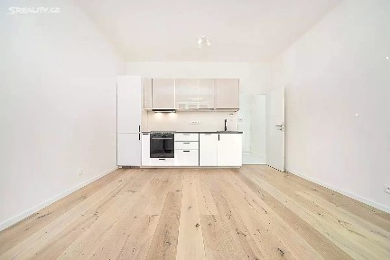 Pronájem bytu 1+kk 30 m² Brtnická, Praha - Michle