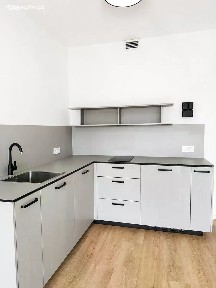 Pronájem bytu 1+kk 50 m² Praha - Praha 3