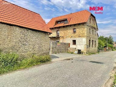 Prodej rodinného domu 320 m², pozemek 1050 m²