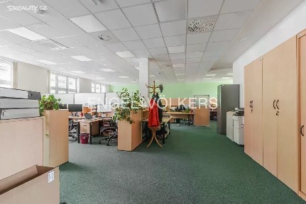 Pronájem kanceláře 1318 m² Sámova, Praha - Vršovice