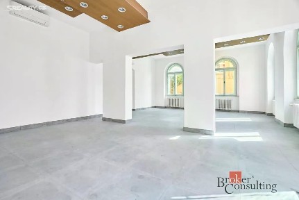 Prodej kanceláře 750 m²