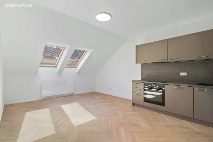 Pronájem bytu 3+kk 91 m² Sezimova, Praha - Nusle