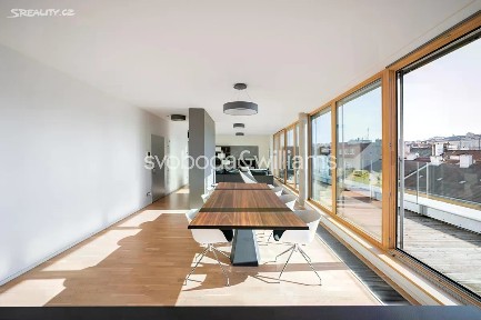 Pronájem bytu 4+kk 133 m² Hartigova, Praha - Žižkov