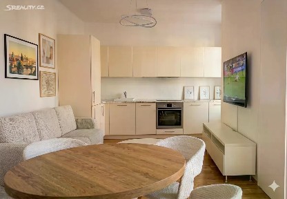 Prodej bytu 2+kk 44 m² Hartigova, Praha - Žižkov