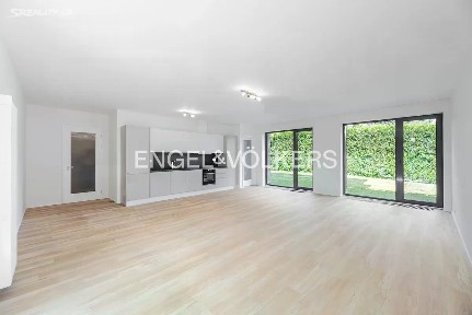 Pronájem bytu 5+kk 139 m² Javorová, Praha - Kobylisy