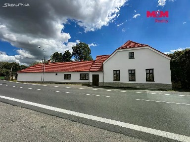 Prodej rodinného domu 230 m², pozemek 694 m²