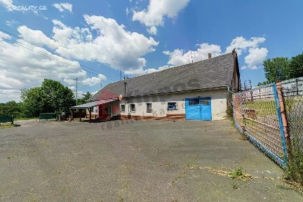 Prodej rodinného domu 278 m², pozemek 6879 m²