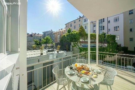 Prodej bytu 2+kk 57 m² Milady Horákové, Praha - Holešovice