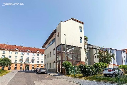 Prodej bytu 2+kk 42 m² Krátký lán, Praha - Vokovice