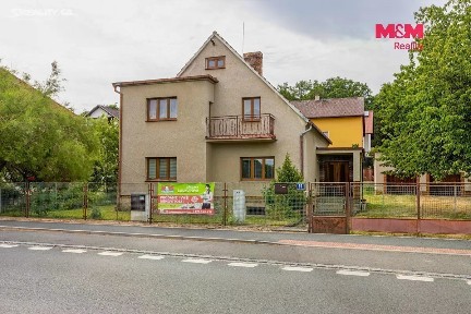 Prodej rodinného domu 180 m², pozemek 1391 m²