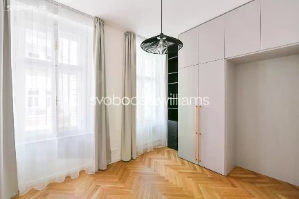 Pronájem bytu 3+kk 76 m² Varšavská, Praha - Vinohrady