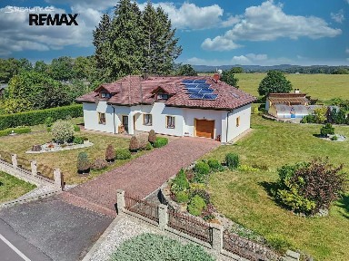 Prodej rodinného domu 339 m², pozemek 3369 m²