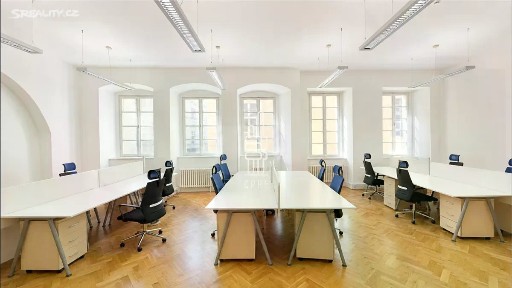 Pronájem kanceláře 250 m² Malé náměstí, Praha - Staré Město