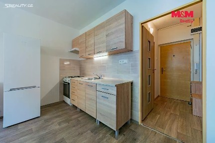 Pronájem bytu 1+1 40 m² Sportovní, Loket