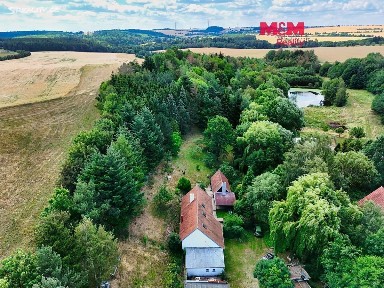 Prodej rodinného domu 172 m², pozemek 1928 m²