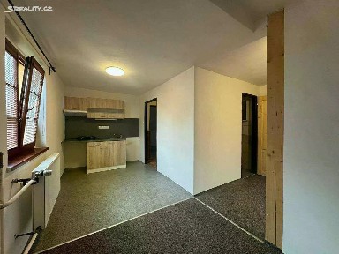 Pronájem bytu 2+1 34 m² Bulhary