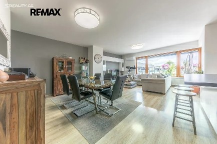 Prodej bytu 5+kk 134 m² K Vystrkovu, Praha - Modřany