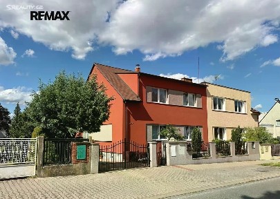 Prodej rodinného domu 219 m², pozemek 456 m²