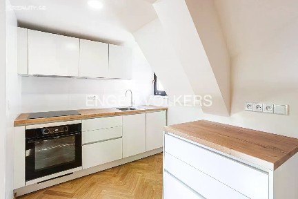 Pronájem bytu 2+kk 89 m² Loretánská, Praha - Hradčany