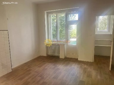 Pronájem bytu 2+1 71 m² V Lipkách, Hradec Králové