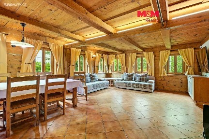 Prodej rodinného domu 236 m², pozemek 1739 m²