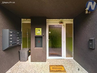 Prodej komerční nemovitosti 21 m² Chroboly