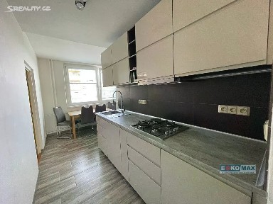 Pronájem bytu 3+1 74 m² Lesní, Hodonín