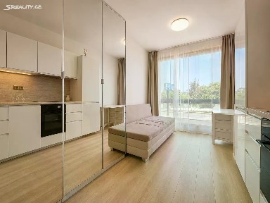 Pronájem bytu 1+kk 27 m² Poděbradská, Praha
