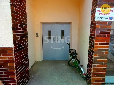 Pronájem výrobní haly, prostoru 385 m²