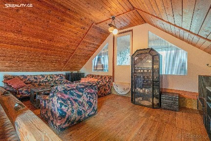 Prodej rodinného domu 210 m², pozemek 3189 m²