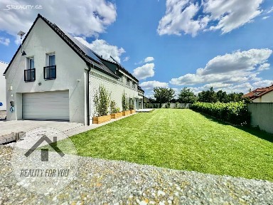 Bělá pod Bezdězem, Mladá Boleslav, Radechovská