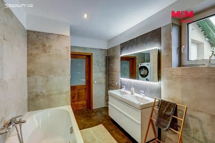 Prodej zemědělské usedlosti 112 m², pozemek 13369 m²