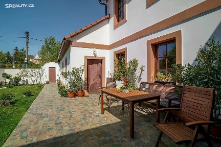 Pronájem rodinného domu 383 m², pozemek 515 m² V. Moravce, Stehelčeves