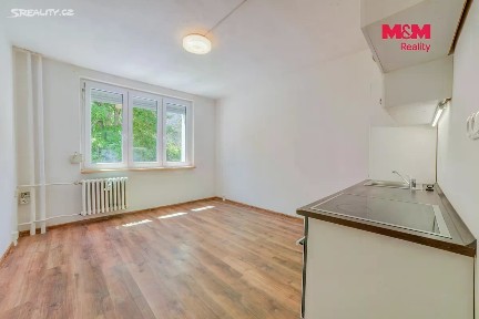 Prodej bytu 1+kk 20 m² Keřová, Karlovy Vary - Doubí