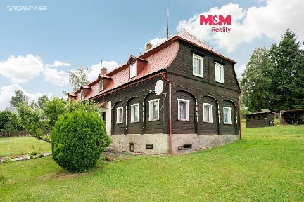 Prodej rodinného domu 280 m², pozemek 4008 m²